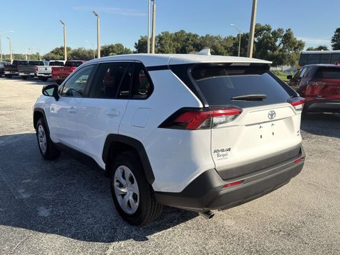 Used 2024 Toyota RAV4 LE AWD/4WD image 7