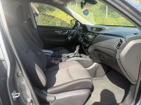 Used 2019 Nissan Rogue SV FWD image 19