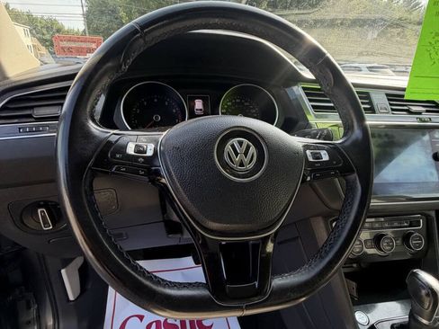Used 2019 Volkswagen Tiguan SE w/ 3rd Row Seat Package AWD/4WD image 26