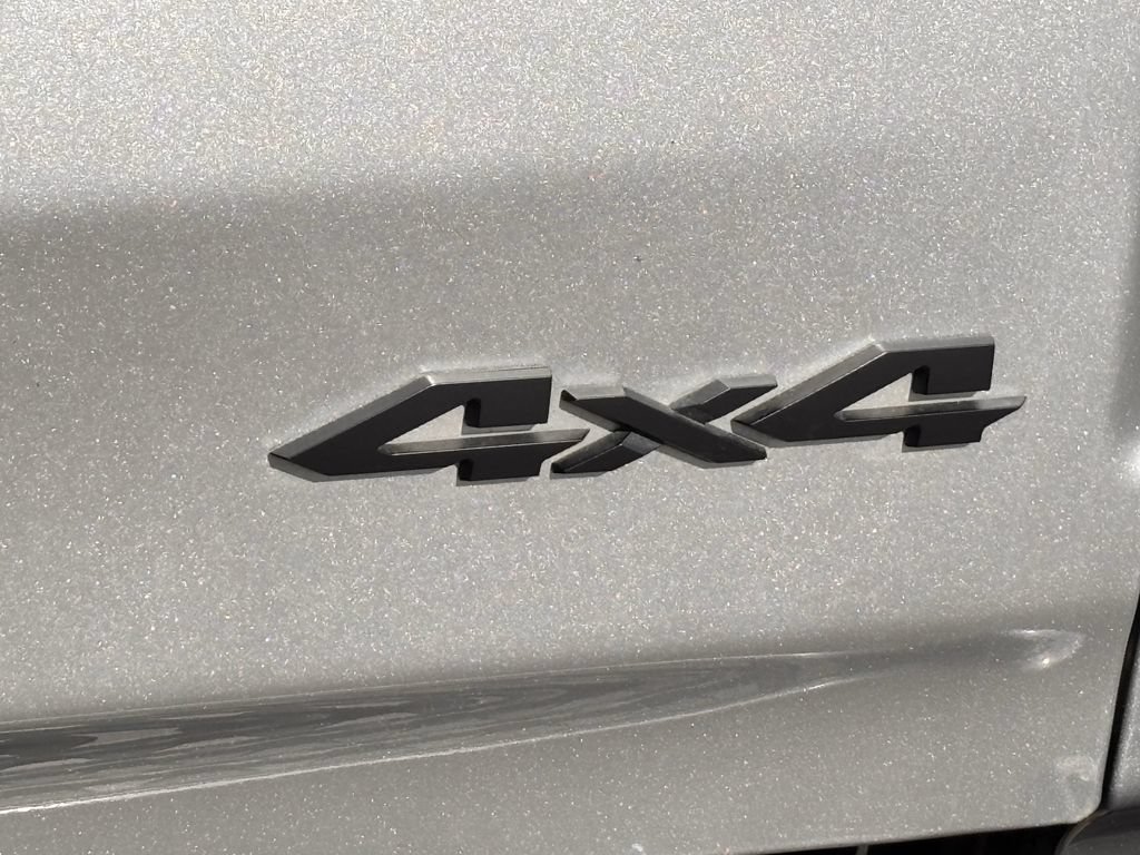 Used 2022 RAM 1500 Laramie AWD/4WD image 9