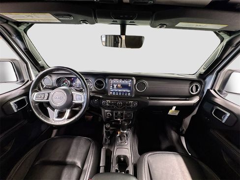 Used 2023 Jeep Wrangler Unlimited Sahara w/ Cold Weather Group image 17