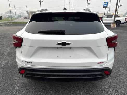 Used 2025 Chevrolet Trax RS w/ Sunroof Package FWD image 4