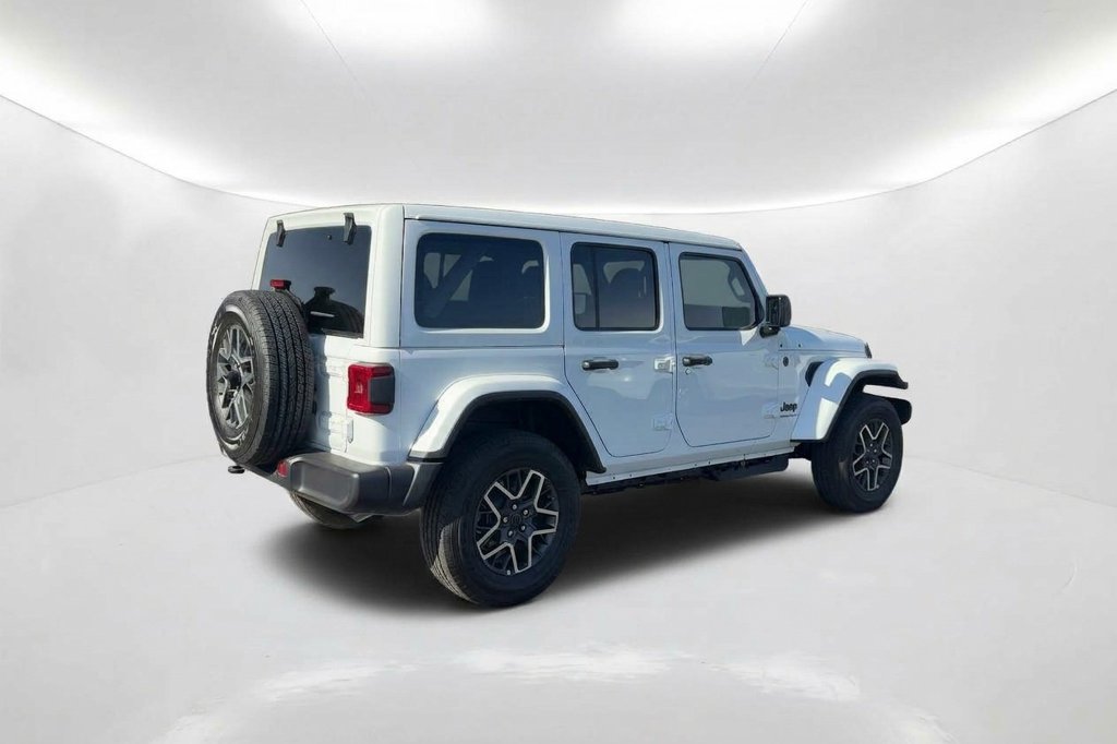 Used 2026 Jeep Wrangler Unlimited Sahara AWD/4WD image 6