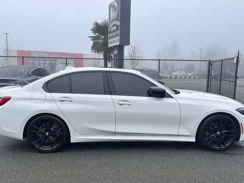 Used 2022 BMW 330i Sedan w/ M Sport Package image 10