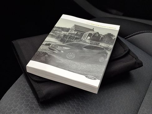 Used 2018 Ford Escape SE w/ SE Sync 3 Package image 26