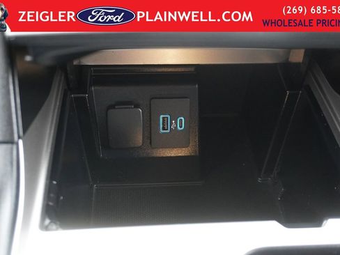 Used 2020 Ford Explorer XLT w/ Comfort Package image 22