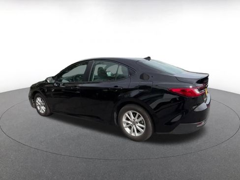 Used 2025 Toyota Camry LE FWD image 10