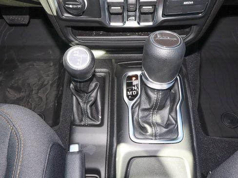 New 2026 Jeep Gladiator Sport AWD/4WD image 18