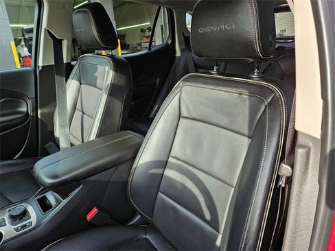 Used 2019 GMC Terrain Denali w/ Advanced Safety Package image 13