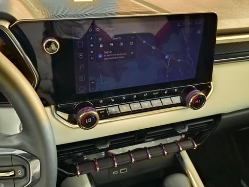 Used 2023 GMC Canyon AT4X image 28