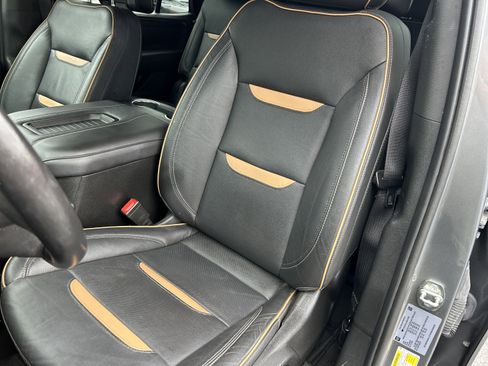 Used 2022 GMC Yukon AT4 w/ AT4 Premium Package image 16