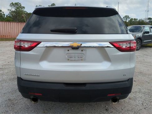 Used 2018 Chevrolet Traverse LT image 5
