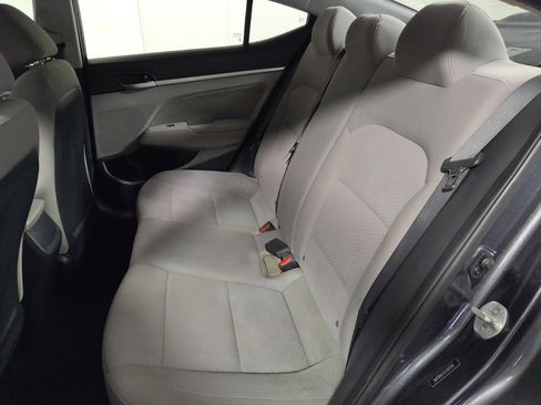 Used 2020 Hyundai Elantra SEL image 18