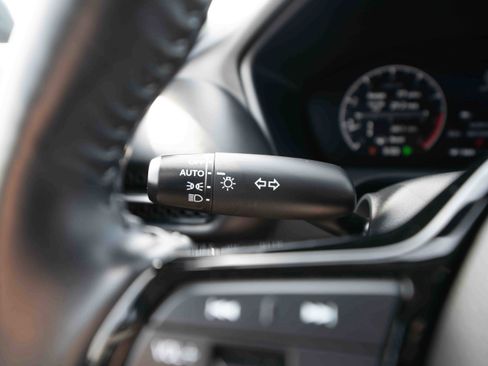 Used 2025 Honda HR-V EX-L image 13