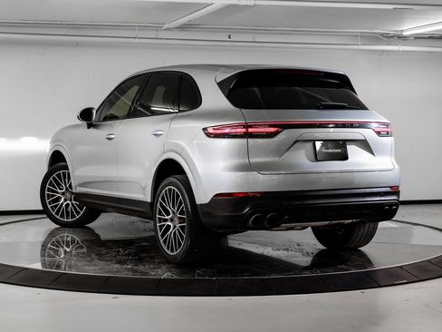 Used 2020 Porsche Cayenne S image 3