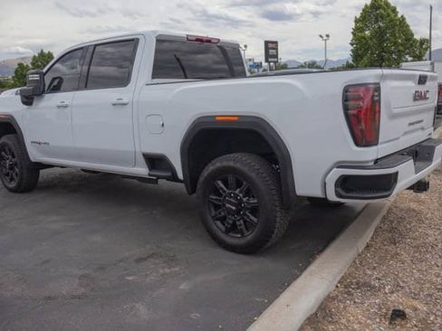 Used 2026 GMC Sierra 2500 AT4 AWD/4WD image 3