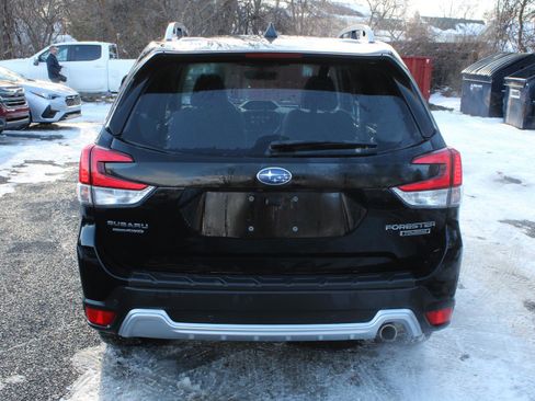 Used 2023 Subaru Forester Touring image 6