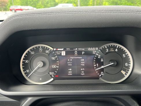 Certified 2023 Land Rover Defender 110 X-Dynamic SE AWD/4WD image 14