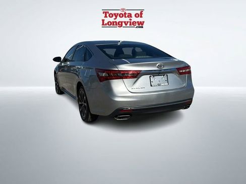 Used 2018 Toyota Avalon XLE Premium image 6