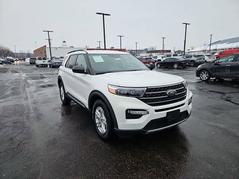 Used 2020 Ford Explorer XLT w/ Equipment Group 202A image 10