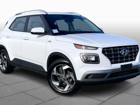 Used 2022 Hyundai Venue SEL image 2