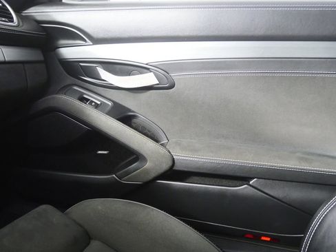 Used 2021 Porsche 718 Cayman GT4 image 30