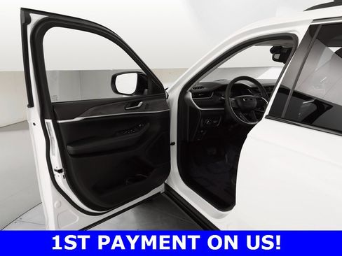 Certified 2023 Jeep Grand Cherokee Limited image 17