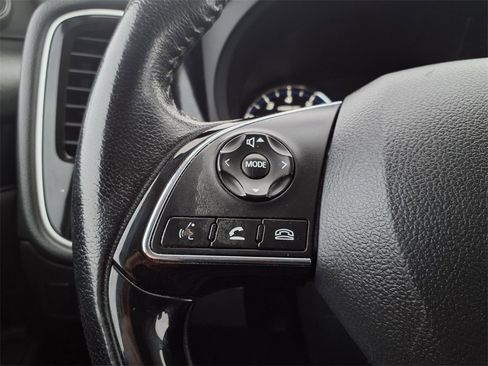 Used 2019 Mitsubishi Outlander FWD image 18