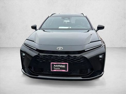 New 2025 Toyota Crown Signia image 2