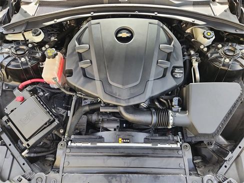 Used 2020 Chevrolet Camaro LT image 27