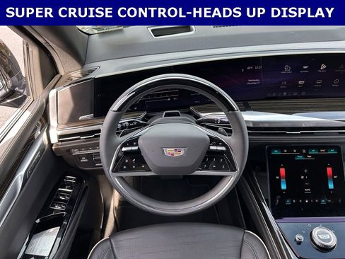 Used 2025 Cadillac Escalade ESV Premium Luxury image 15