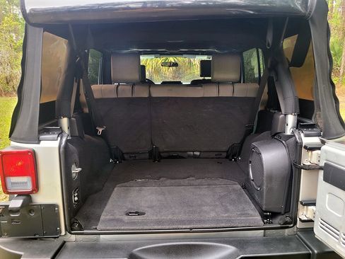 Used 2009 Jeep Wrangler X image 23