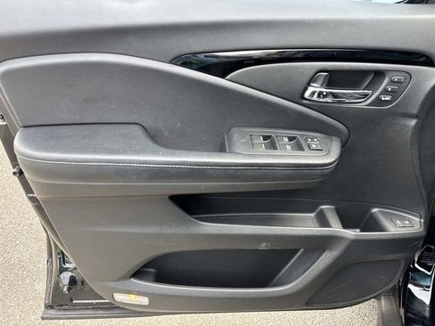 Used 2016 Honda Pilot Touring image 18