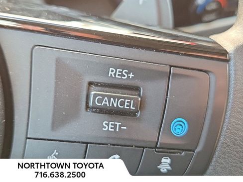 Used 2023 Nissan Rogue SV image 17