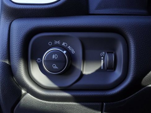 New 2026 RAM 2500 Big Horn AWD/4WD image 13