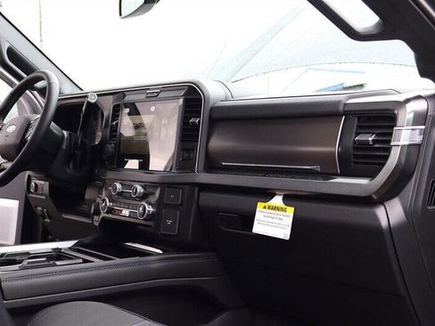 Used 2026 Ford F450 Platinum w/ FX4 Off-Road Package image 29