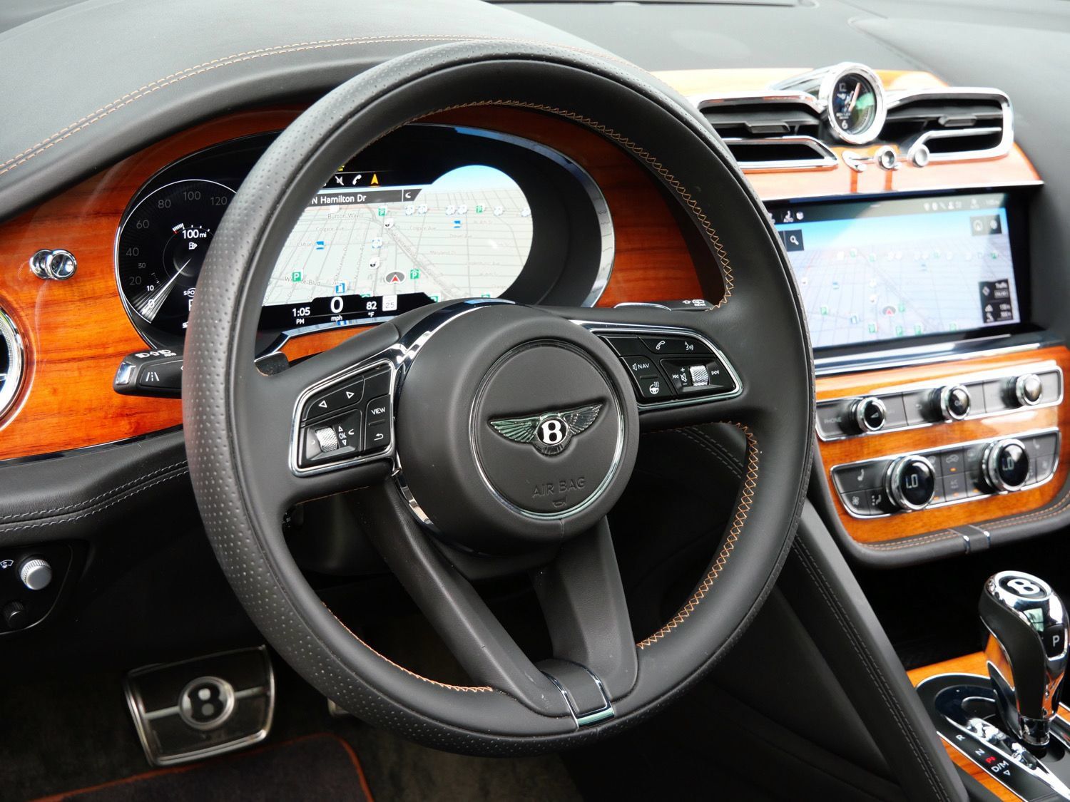 Used 2022 Bentley Bentayga AWD/4WD image 12