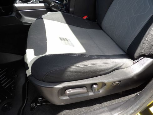 Used 2022 Toyota Tacoma TRD Off-Road w/ Technology Package RWD image 18