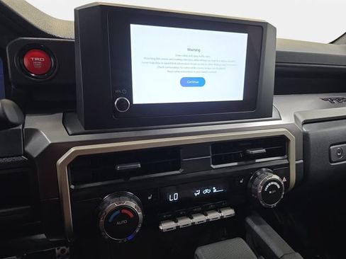 Certified 2025 Toyota Tacoma TRD Sport AWD/4WD image 16