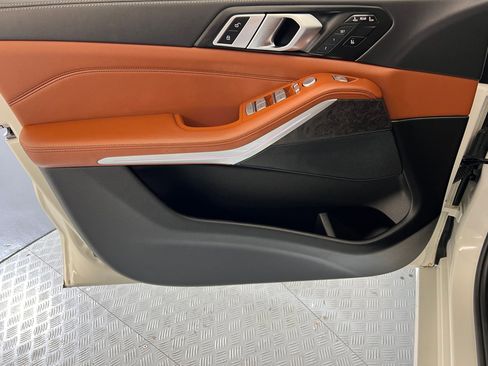 Used 2025 BMW X7 xDrive40i image 12