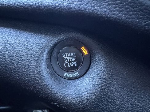 Used 2016 Jeep Cherokee Trailhawk w/ Comfort/Convenience Group image 29