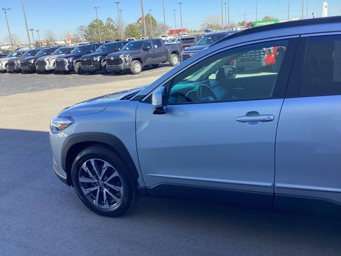 Certified 2023 Toyota Corolla Cross XLE w/ Convenience Package image 5