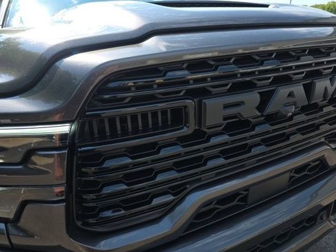 Used 2025 RAM 2500 Limited AWD/4WD image 17