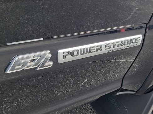 Certified 2022 Ford F250 Platinum w/ Tremor Off-Road Package AWD/4WD image 7