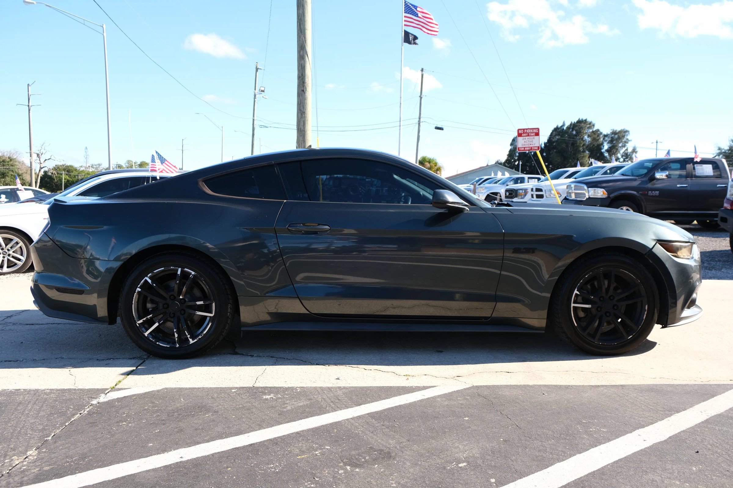 Used 2015 Ford Mustang Premium RWD image 4