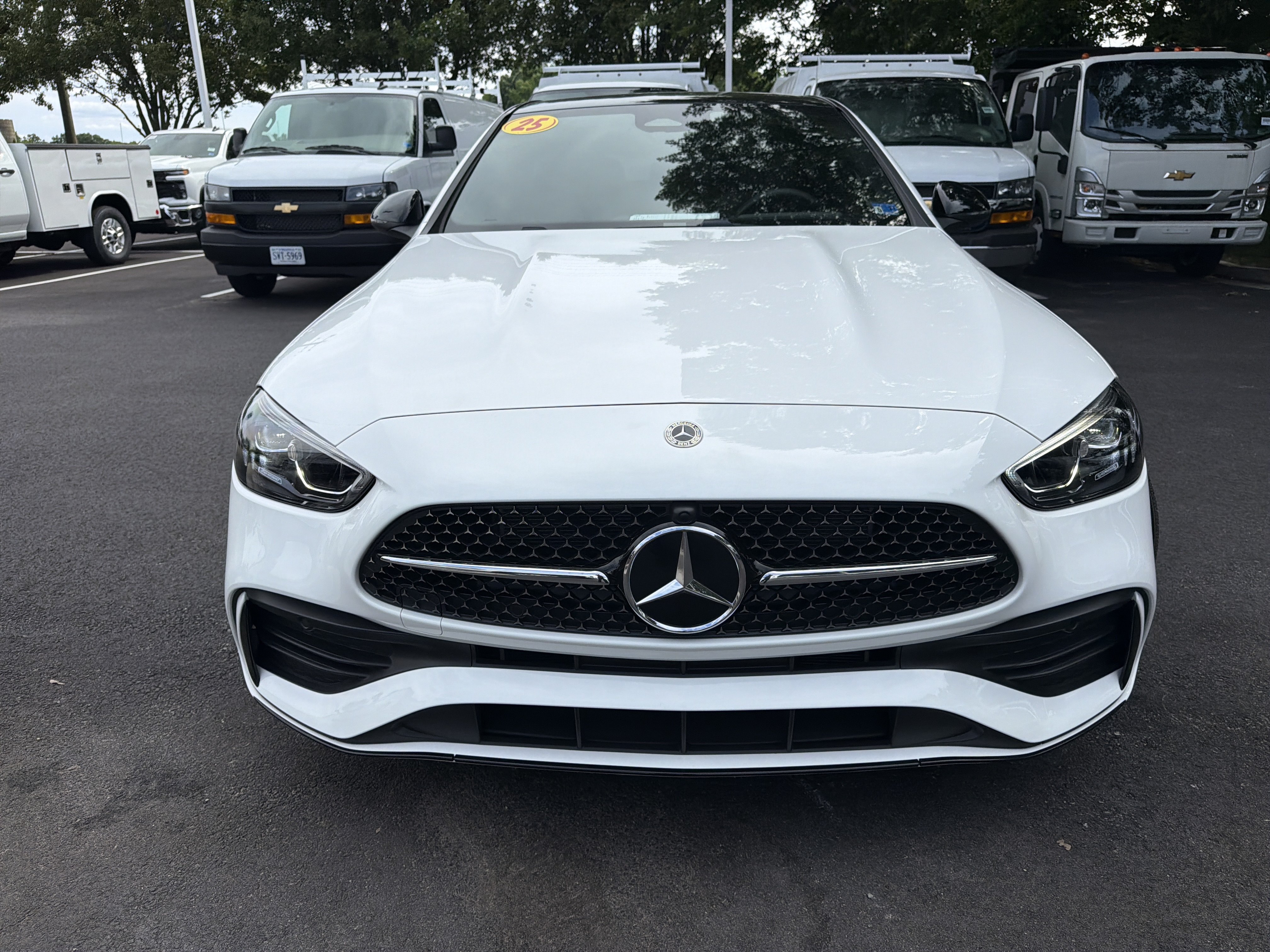 Used 2025 Mercedes-Benz C 300 4MATIC Sedan image 3