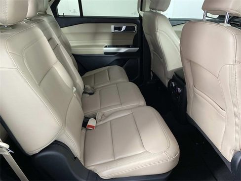 Used 2022 Ford Explorer XLT w/ Equipment Group 202A image 14
