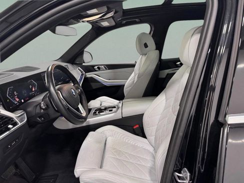 Used 2024 BMW X5 xDrive40i w/ Premium Package image 26