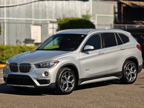 Used 2017 BMW X1 xDrive28i AWD/4WD image 6