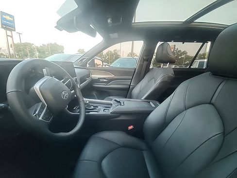 Used 2026 Toyota Grand Highlander AWD Hybrid image 5